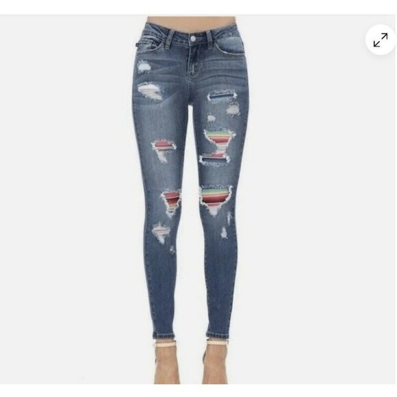 Judy Blue Skinny Fit Jeans Size 15/32 Distressed Mariah Serape Rainbow Patch - Picture 11 of 13